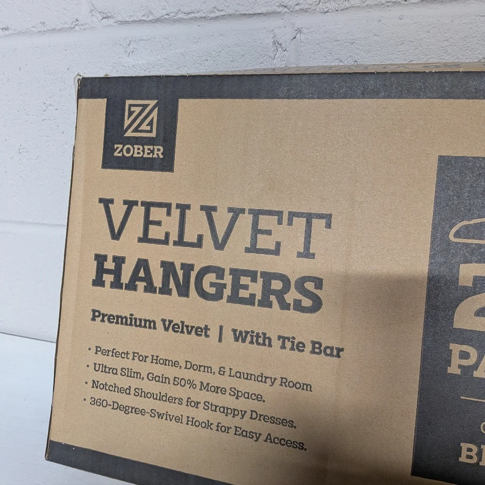 Black Velvet Clothing Hangers W/Tie Bar - Non-Slip, Swivel Hook, 20 pack, NWT